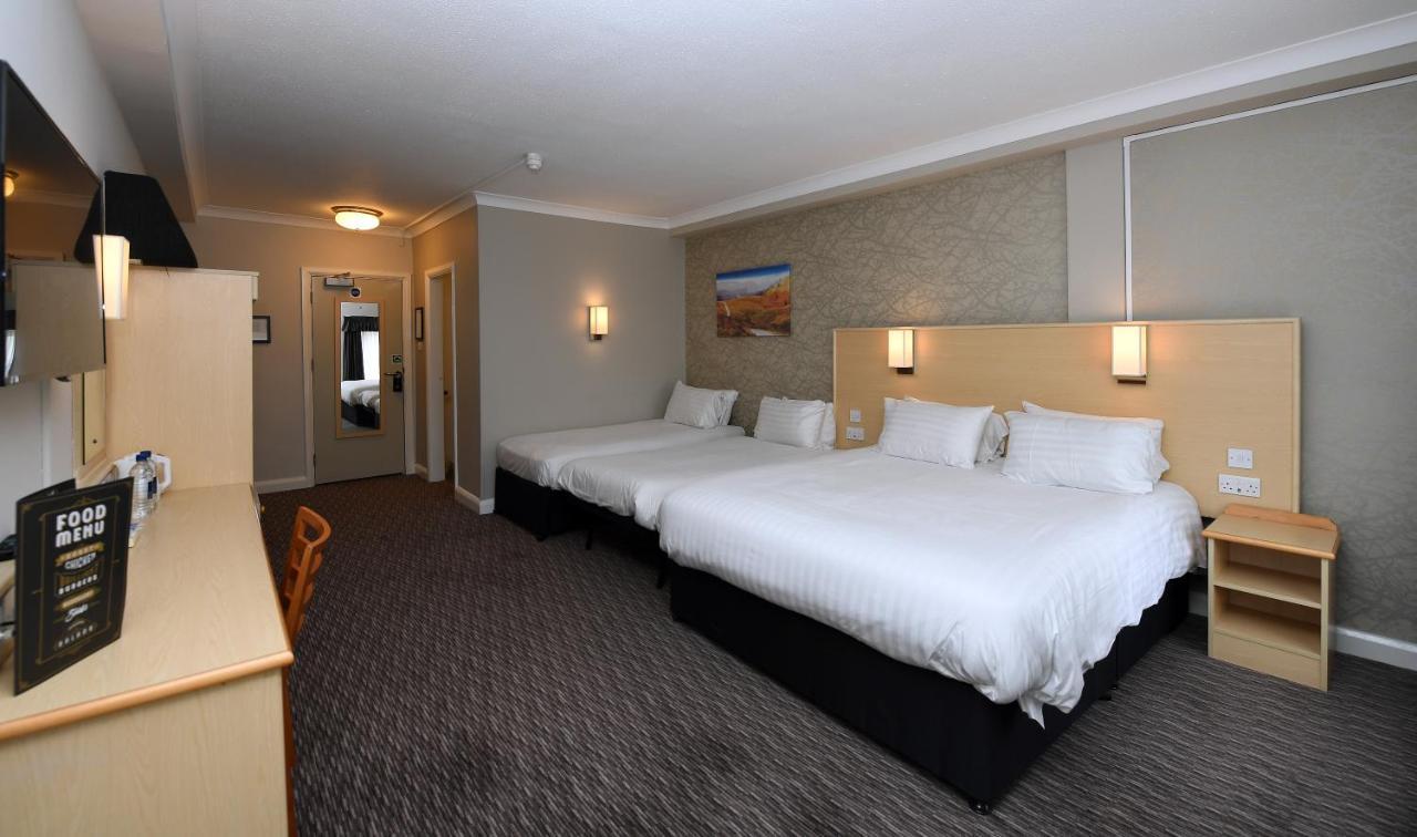 Wynnstay Arms, Wrexham By Marston'S Inns Bagian luar foto