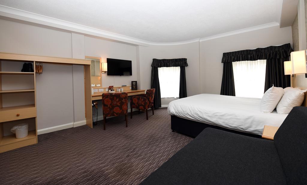 Wynnstay Arms, Wrexham By Marston'S Inns Bagian luar foto